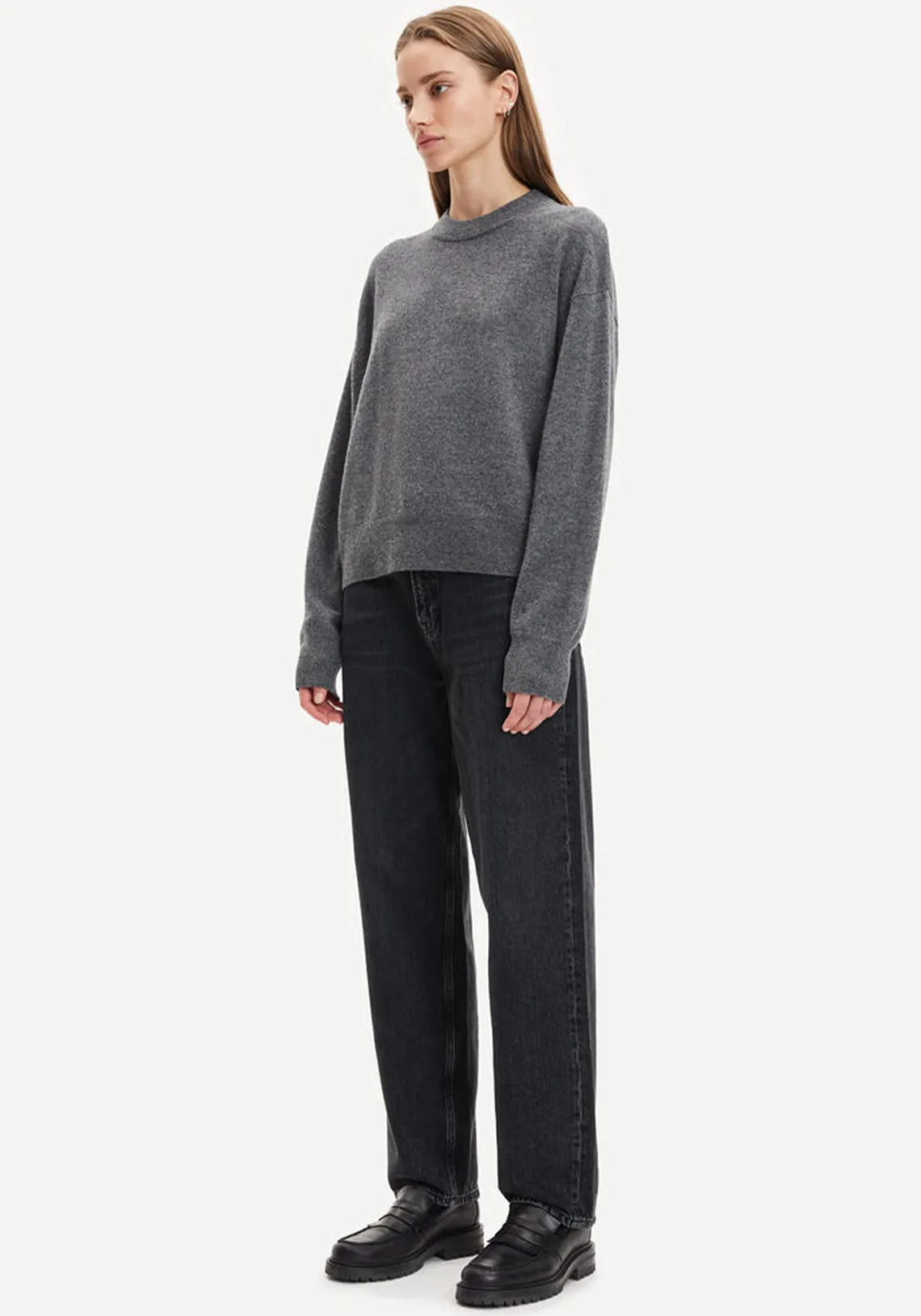 AMARIS CREW NECK DARK GREY