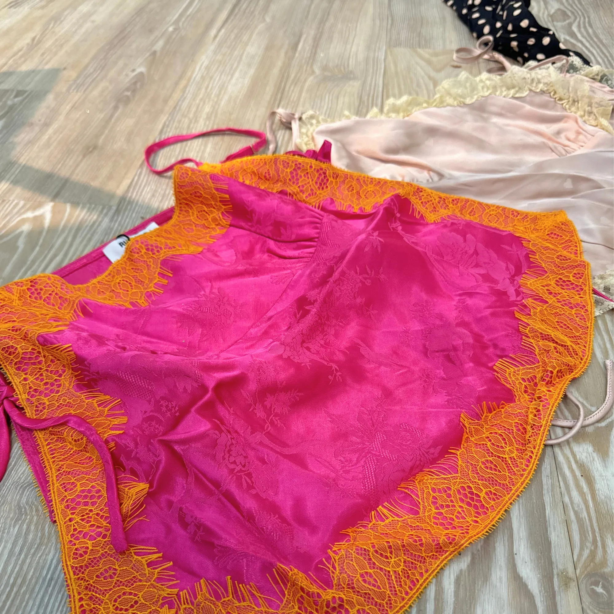 Rumored Women's NWT/NWOT Wholesale Apparel